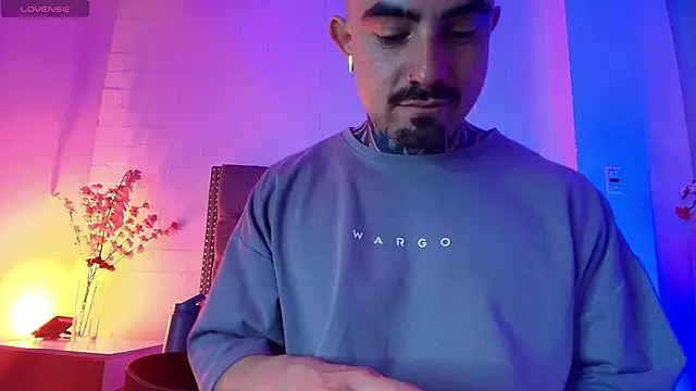 Dallas Whitee online show from April 18, 7:51 pm