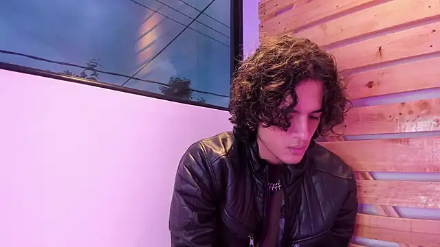 Skinny Mac online show from April 22, 2:00 pm