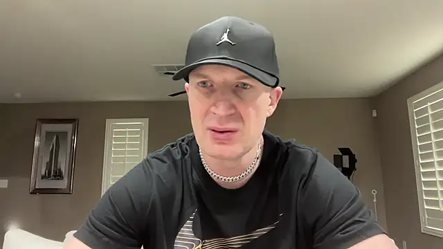 Naughty Ken Barbie-69 online show from April 12, 10:54 pm