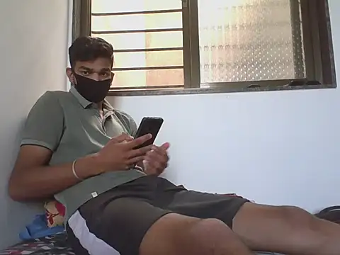 Roy3 2 online show from April 8, 9:41 am