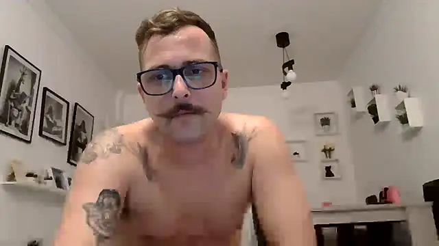 yanick931 online show from May 8, 11:38 pm