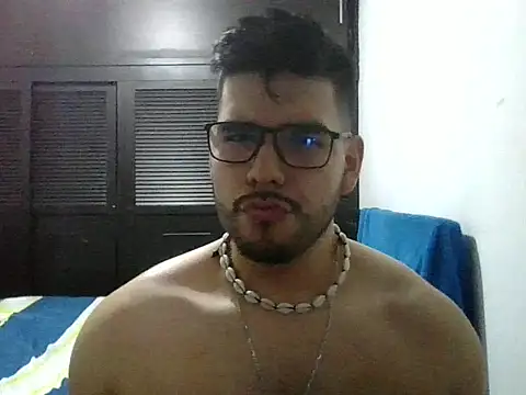 LatinBeardCali online show from March 22, 12:04 am