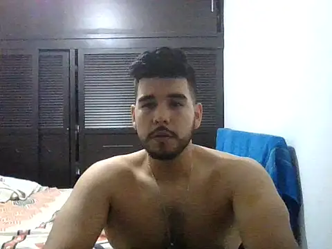 LatinBeardCali online show from April 27, 9:09 pm