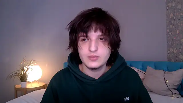 delalex online show from April 17, 6:32 pm