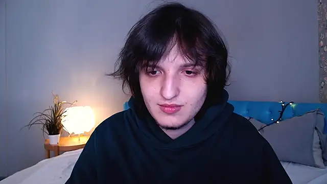 delalex online show from April 19, 9:28 pm