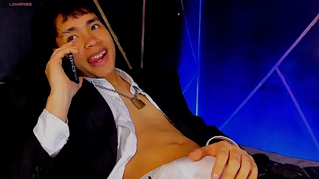 Lee Colee online show from May 1, 11:40 pm