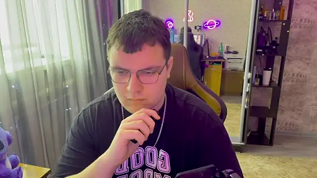 EricKnight1 online show from March 21, 9:58 am