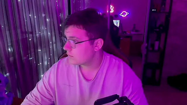 EricKnight1 online show from March 27, 9:49 pm