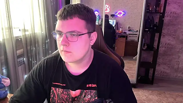 EricKnight1 online show from March 18, 12:19 pm