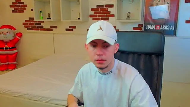 KrewVaughn online show from March 16, 7:01 am