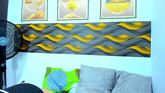 Leon Hotx online show from April 23, 8:00 pm