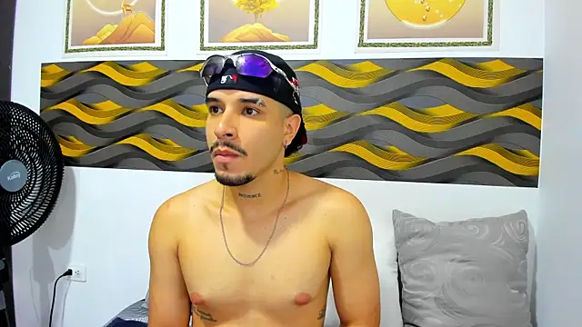 Leon Hotx online show from April 9, 7:09 pm