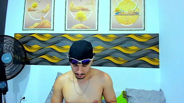 Leon Hotx online show from May 11, 7:33 pm