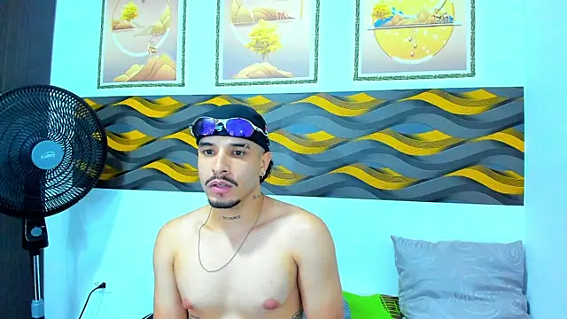 Leon Hotx online show from April 25, 7:33 pm