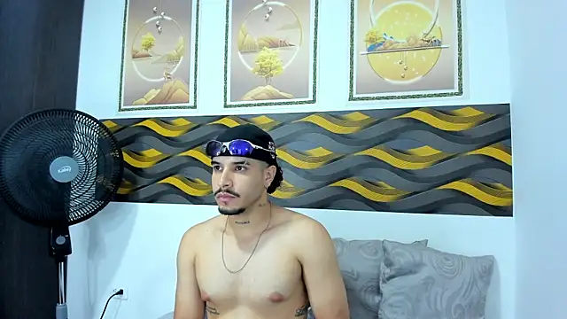 Leon Hotx online show from April 27, 7:19 pm