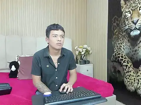 ThiagoGonzalez  online show from March 13, 7:20 pm