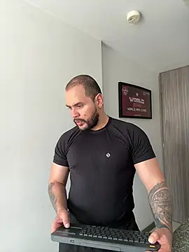 Axel Dominus online show from May 18, 6:12 pm
