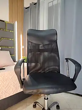 Oliver bigblack cock online show from April 18, 7:29 pm