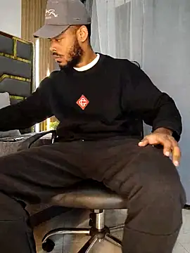 Oliver bigblack cock online show from April 10, 6:04 pm