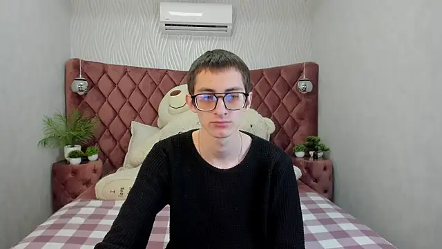 RonBevs online show from April 22, 7:40 pm