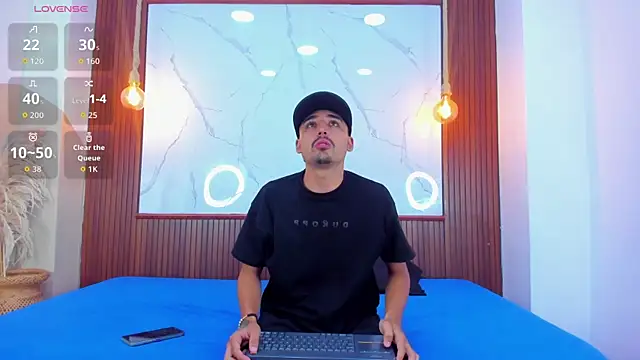 Hadrian Torres online show from March 31, 12:51 pm