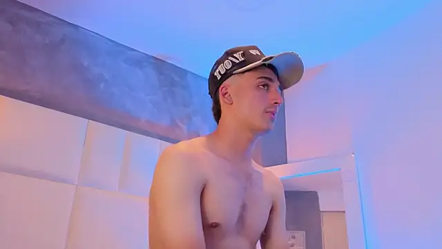 Hadrian Torres online show from March 13, 3:19 pm