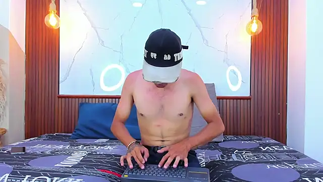 Hadrian Torres online show from March 23, 12:55 pm