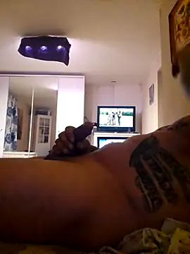 Czarnykonik7111 online show from April 1, 12:45 am