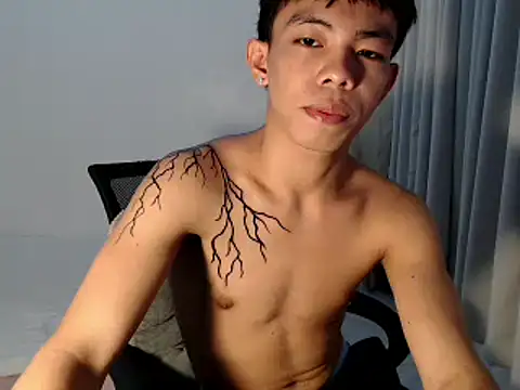 hottasianboy online show from May 14, 10:57 am