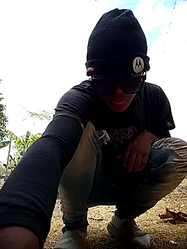 spittingpig1 online show from March 17, 1:46 pm