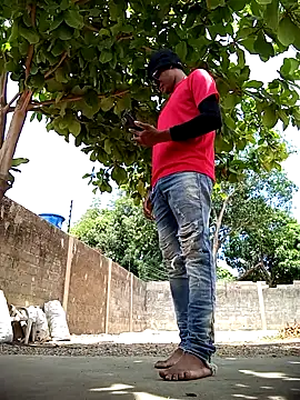 spittingpig1 online show from March 18, 4:54 pm