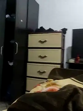 JoyousArray85 online show from April 11, 1:58 pm