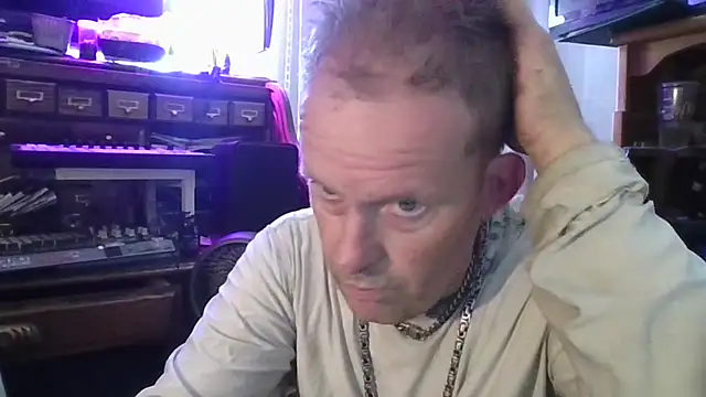 strokingjoe14585 online show from April 23, 6:54 pm