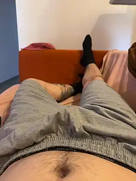 g thess online show from April 4, 10:45 am