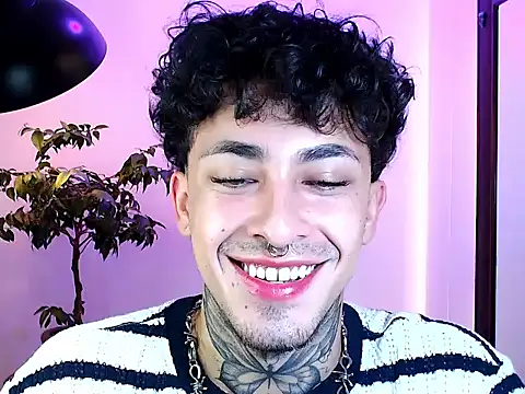 stevennavarro online show from April 4, 12:18 am