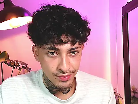 stevennavarro online show from March 29, 11:49 pm