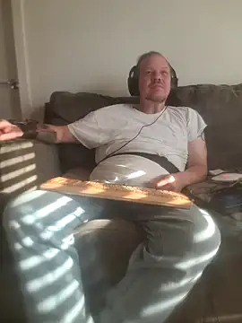 yourMasterisBored online show from March 25, 2:54 pm