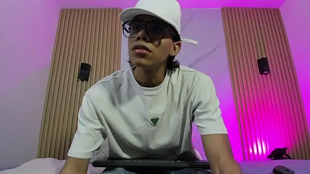 Im MatthewScott online show from March 25, 7:51 pm