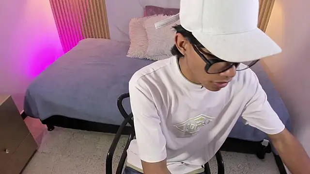 Im MatthewScott online show from March 28, 7:58 pm