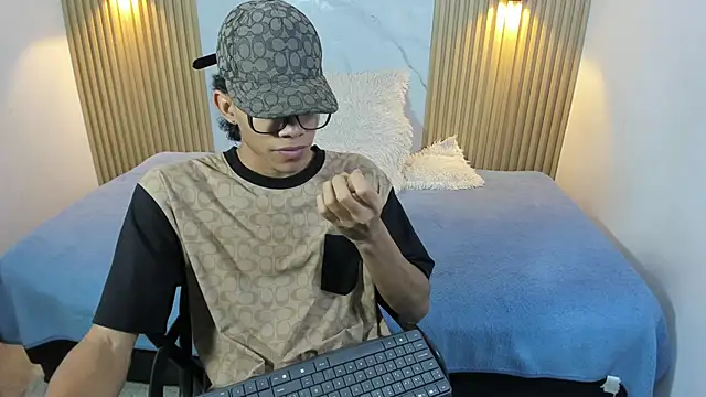 Im MatthewScott online show from March 29, 8:53 pm