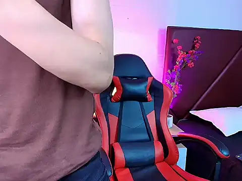 Andreew Style online show from April 10, 9:33 pm