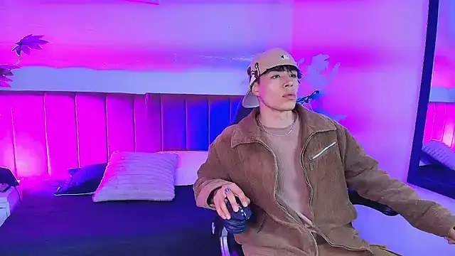 Andreew Style online show from April 27, 8:47 pm