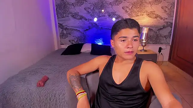 Liam Dustin online show from April 10, 3:57 am