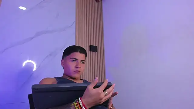 Liam Dustin online show from March 21, 8:46 pm