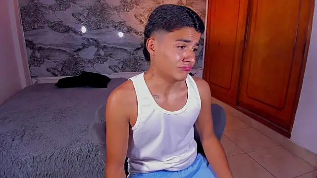 Liam Dustin online show from April 21, 8:48 pm