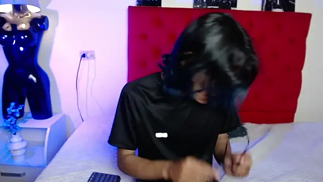 Noire boy online show from March 16, 11:52 pm