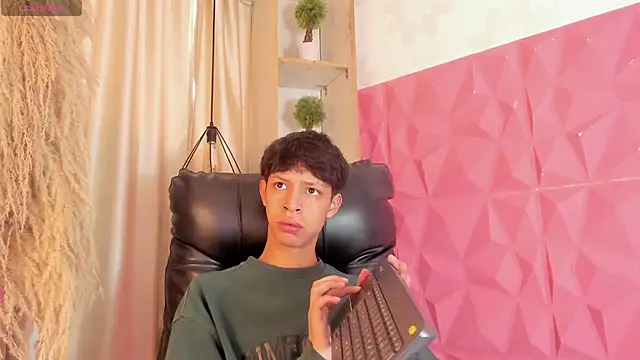 Ethan qop online show from April 18, 11:44 am