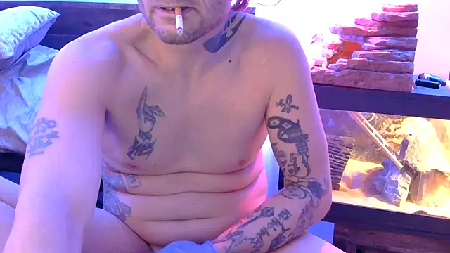 dropanddrippy1 online show from March 29, 2:23 am