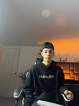 SebastianReed  online show from April 22, 3:57 am