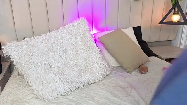 Andrew restrepoo online show from April 4, 10:07 pm